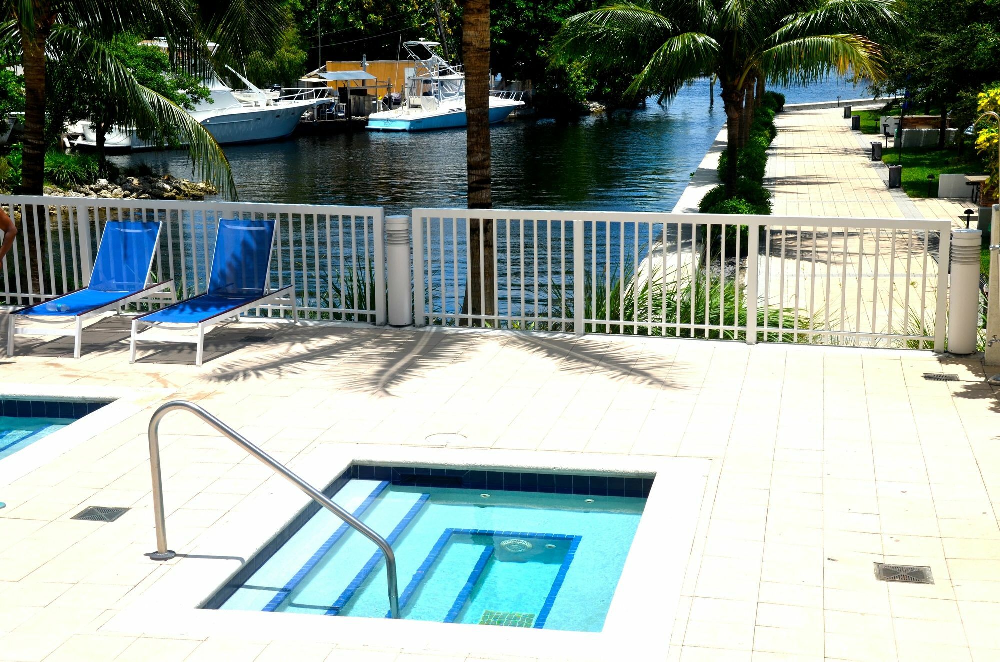 Riviera Luxury Living At River Oaks Marina And Tower ميامي المظهر الخارجي الصورة