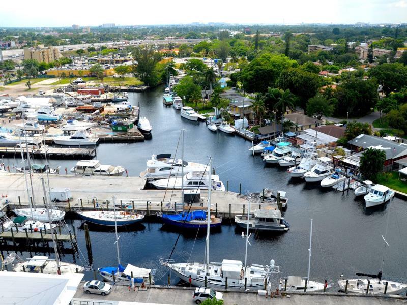 Riviera Luxury Living At River Oaks Marina And Tower ميامي المظهر الخارجي الصورة